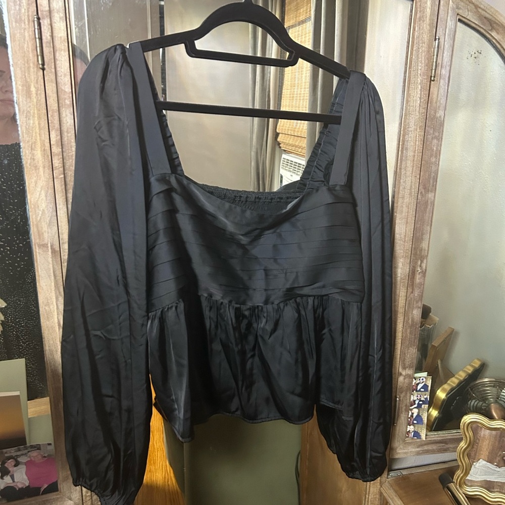 NWT Abercrombie Emerson Satin Top